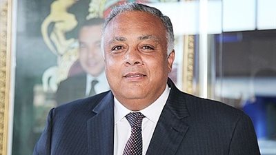 سفير مصر بالمغرب يحضر لقاء الأهلي والحمامات بنهائي أفريقيا لكرة اليد