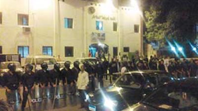 تجمهر بمحيط قسم الساحل للإفراج عن محبوس مصاب بـ