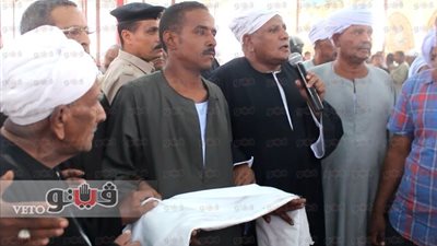 بالصور.. «الكفن» ينهي خصومة ثأرية في أسوان
