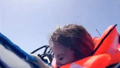 بالفيديو.. نيكول تطلق وابلا من السباب في «قرش البحر»