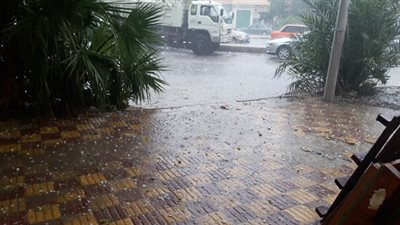 تساقط أمطار غزيرة بالغردقة