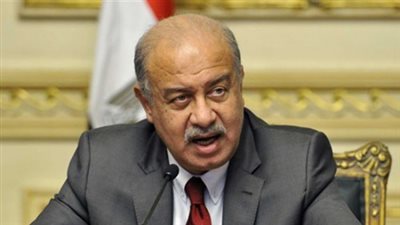 رئيس الحكومة يلتقي وزيري الطيران والسياحة لبحث أزمة نقل المعتمرين