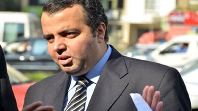 مصطفى النجار يرحب بإيقاف انتخابات 