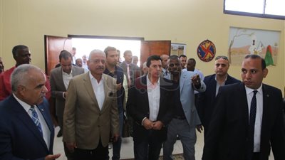 وزير الرياضة يتفقد نادي النوبة بالسويس