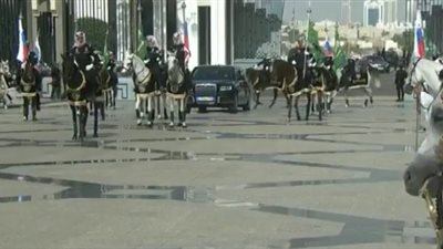 مراسم استقبال استثنائية لـ بوتين بالديوان الملكي السعودي (فيديو)