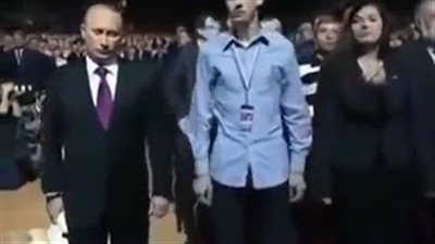 بالفيديو.. رد فعل مبهر لـ«بوتين» لحظة سماعه النشيد الوطني الروسي