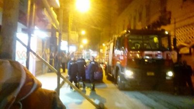 بالصور.. جسم غريب يثير الذعر أمام فرع بنك القاهرة في بني سويف