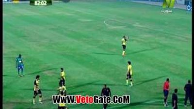 بالفيديو.. حكم مباراة المقاصة يطرد ميدو