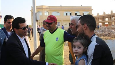 صبحي ومحافظ السويس يفتتحان معسكر الكشافة ويتفقدان مركز شباب فيصل