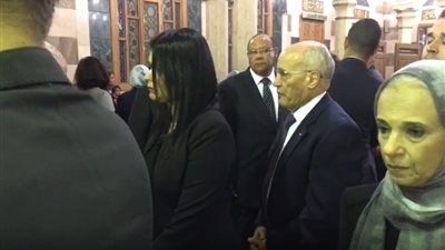 العصار وطارق شوقي ومحمد شاكر في عزاء طارق كامل (فيديو)