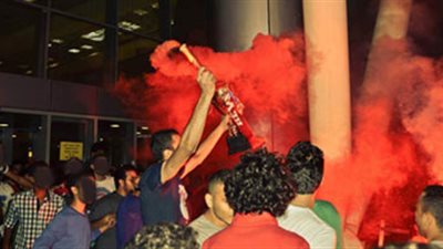 انتهاء التحقيق مع 65 متهمًا من ألتراس أهلاوى في اشتباكات المطار