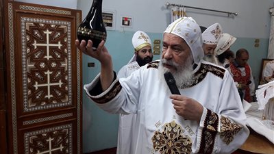 الأنبا شاروبيم يترأس صلاة قداس الشهيدة دميانة (صور)