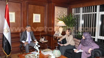 «التعاون الدولي» تناقش مع «النقل» دعم تطوير شبكة الطرق