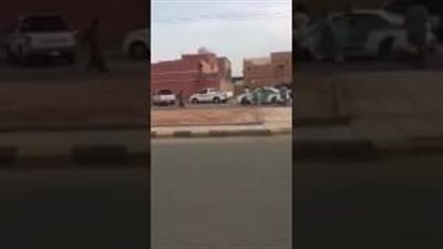بالفيديو.. لحظة الاعتداء على رجل أمن في مشاجرة بالسعودية