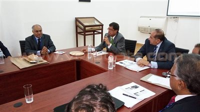 محافظ سوهاج يلتقى وفد رجال أعمال هندي لبحث فرص الاستثمار