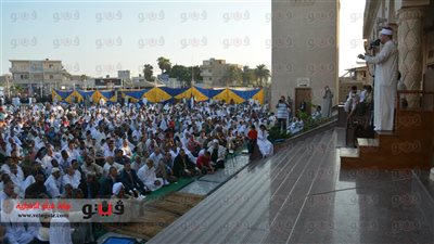 بالصور.. خطيب مسجد الميناء في خطبة العيد يدعو لنبذ الخلافات
