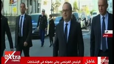 بالفيديو.. الرئيس الفرنسي يدلي بصوته في الانتخابات