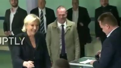 بالفيديو.. مارين لوبان تدلي بصوتها في الانتخابات الفرنسية