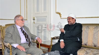 وزير الأوقاف يستقبل عميد معهد ليون للحضارة الإسلامية