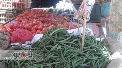 بالصور.. انخفاض أسعار الخضار بسوق آخر فيصل