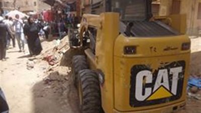 استمرار أعمال تطوير ورفع كفاءة شوارع مدينة الأقصر (صور)