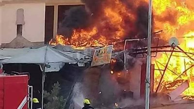 السيطرة على حريق بأكشاك بيع أثاث مستعمل في بورسعيد