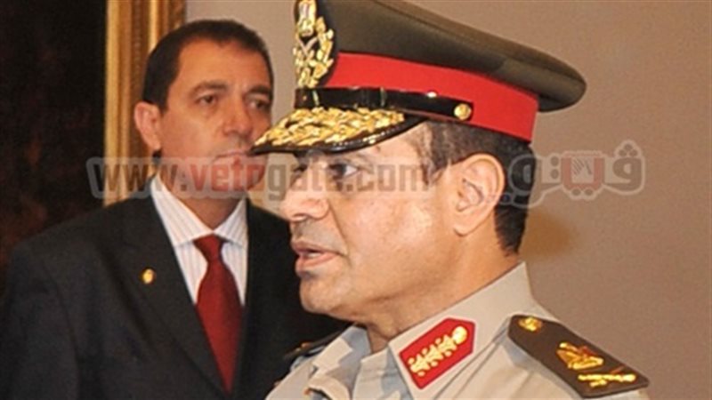 وزير الدفاع الفريق