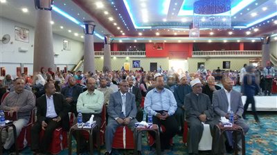 بالصور.. «منتدى الحوار الوطني» يثير غضب شباب قنا