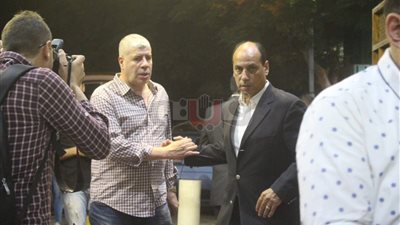 نجوم الكرة يشاركون في عزاء والدة علاء عبد الصادق (صور)