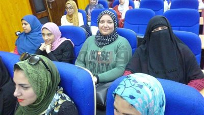 علوم بورسعيد تناقش تنمية قدرات الشباب بمجال الطاقة المتجددة (صور)