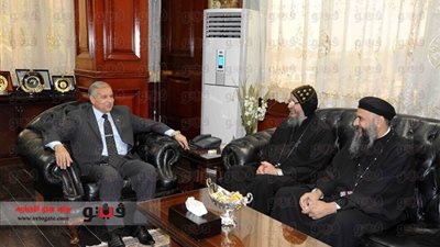 وفد كنسي يهنئ مسلمي الأقصر والمحافظ بعيد الفطر