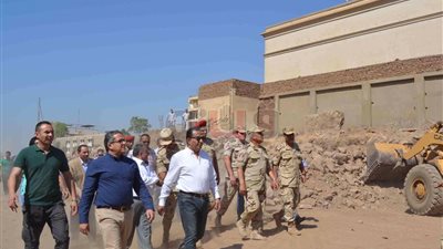 خالد العناني يتفقد عددا من المواقع الأثرية بالأقصر