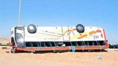 السفير الفرنسي بنيودلهي يعاين موقع انقلاب حافلة كان يستقلها فرنسيون