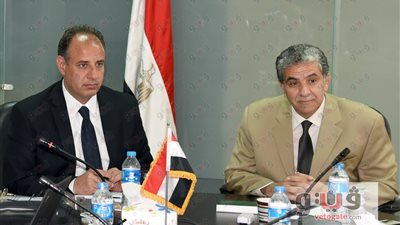 محافظ الإسكندرية يجتمع مع وزير البيئة لمناقشة ملف القمامة