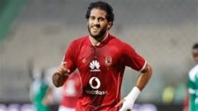 القناع الطبي يحدد موعد انتظام مروان محسن في مران الأهلي الجماعي