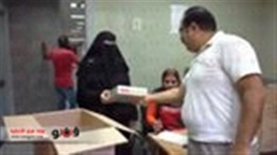 بالصور.. المصريين الأحرار بعين شمس يوزع «علب من الكعك» بمناسبة عيد الفطر