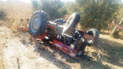 مصرع وإصابة 3 أشخاص في حادث انقلاب جرار بأسيوط