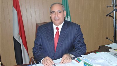 غلق 6 محال غير مرخصة بالشرقية