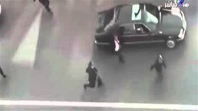 بالفيديو.. أحمد موسى يعرض لحظة اختراق فرد لموكب ملك المغرب