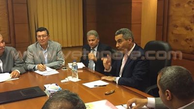 بالصور.. وزير النقل يلتقي نواب 7 محافظات للارتقاء بمستوى الخدمة
