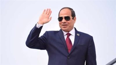 الرئيس السيسي يصل مطار القاهرة بعد مشاركته في القمة العربية