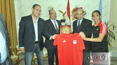 محافظ القاهرة يتعهد للاعبي البراعم بالمكافآت استعدادا لدورة طوكيو