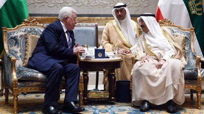 أمير الكويت والرئيس الفلسطيني يبحثان العلاقات الثنائية