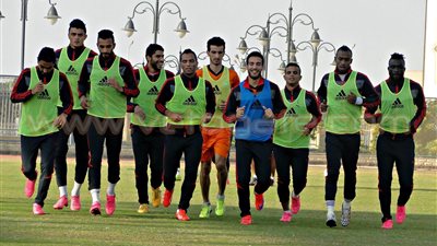 السفير المصري بالكونغو يتعهد للمقاصة بتوفير«سيديهات» فريق بوكسو