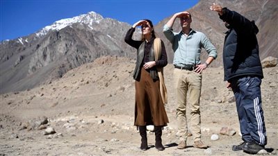 تغير المناخ يقود الأمير وليام وزوجته إلى قمة جليدية في باكستان