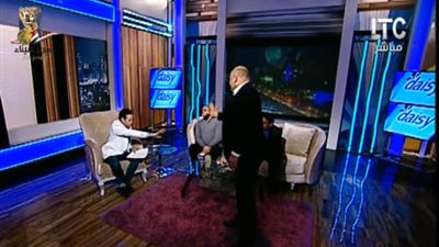 ضحك هستيري لـ«الغيطي» بعد تراجع قاهر الجن عن الانسحاب من برنامجه