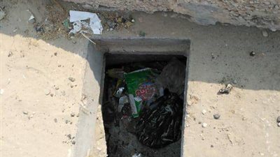 استعدادا للشتاء.. إنشاء وتطهير غرف صرف مياه الأمطار في العريش (صور)