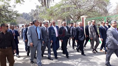 وزيرا الآثار والري يصلان إلى القناطر الخيرية (صور)
