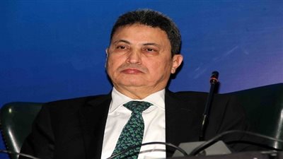 «العربي للتأمين» يدعو لبث الوعي الادخاري لمواجهة أزمة الدولار