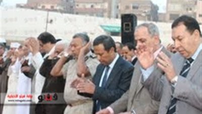 محافظ المنوفية يؤدى صلاة العيد باستاد شبين الكوم